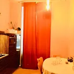 Hotel Apartment In Square Praha 2